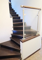 Лестница с элементами стекла
